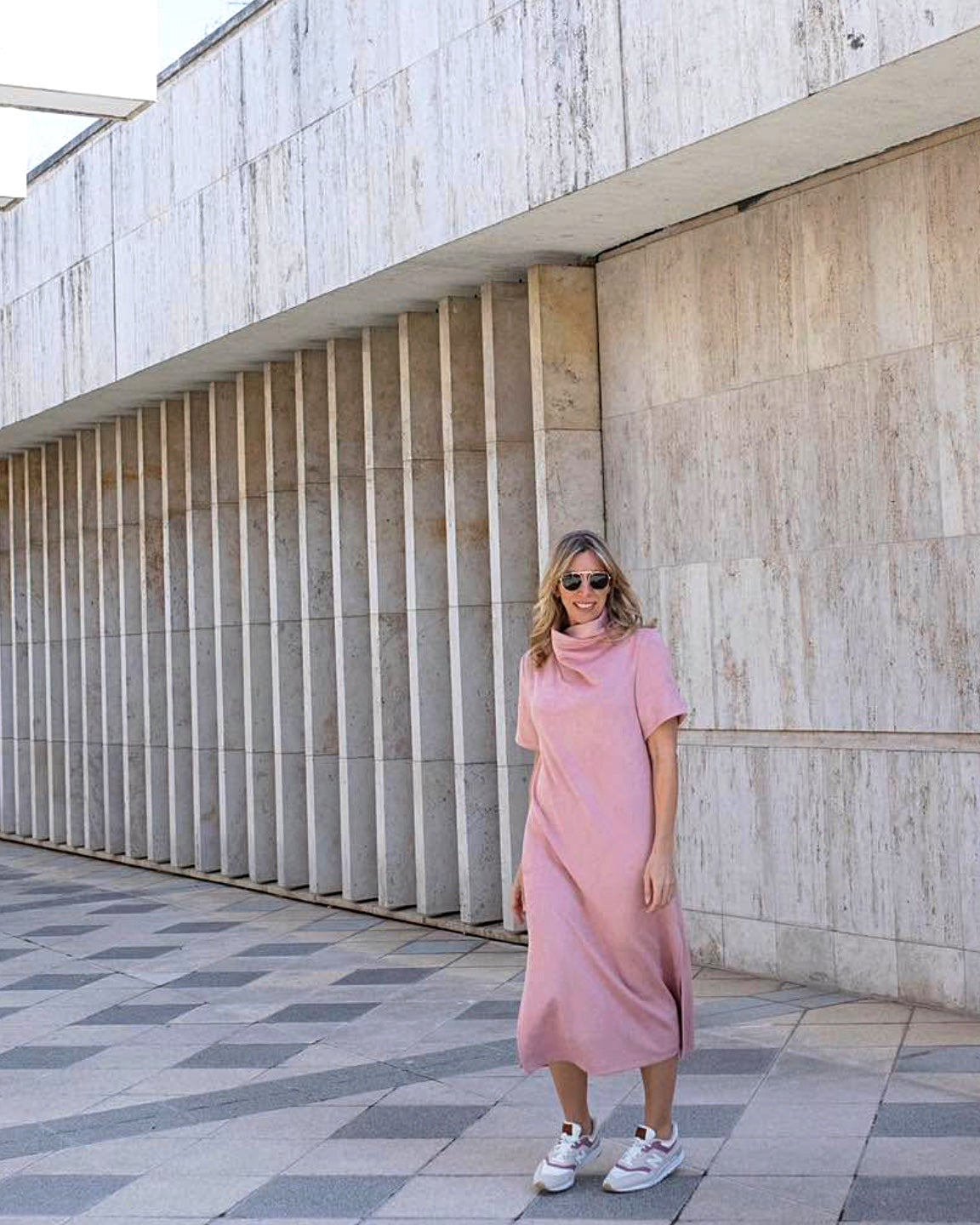 Húzott nyakú téglalap ruha