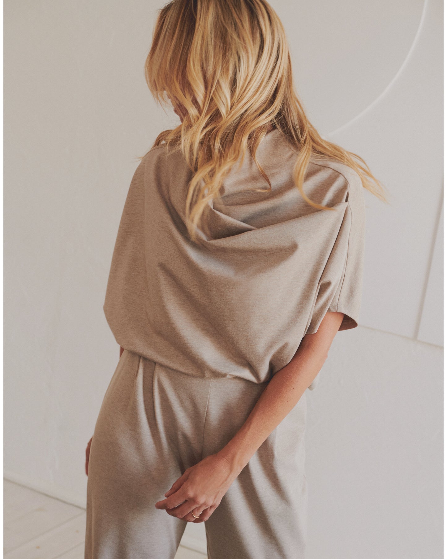 Húzott vállú réteges felső