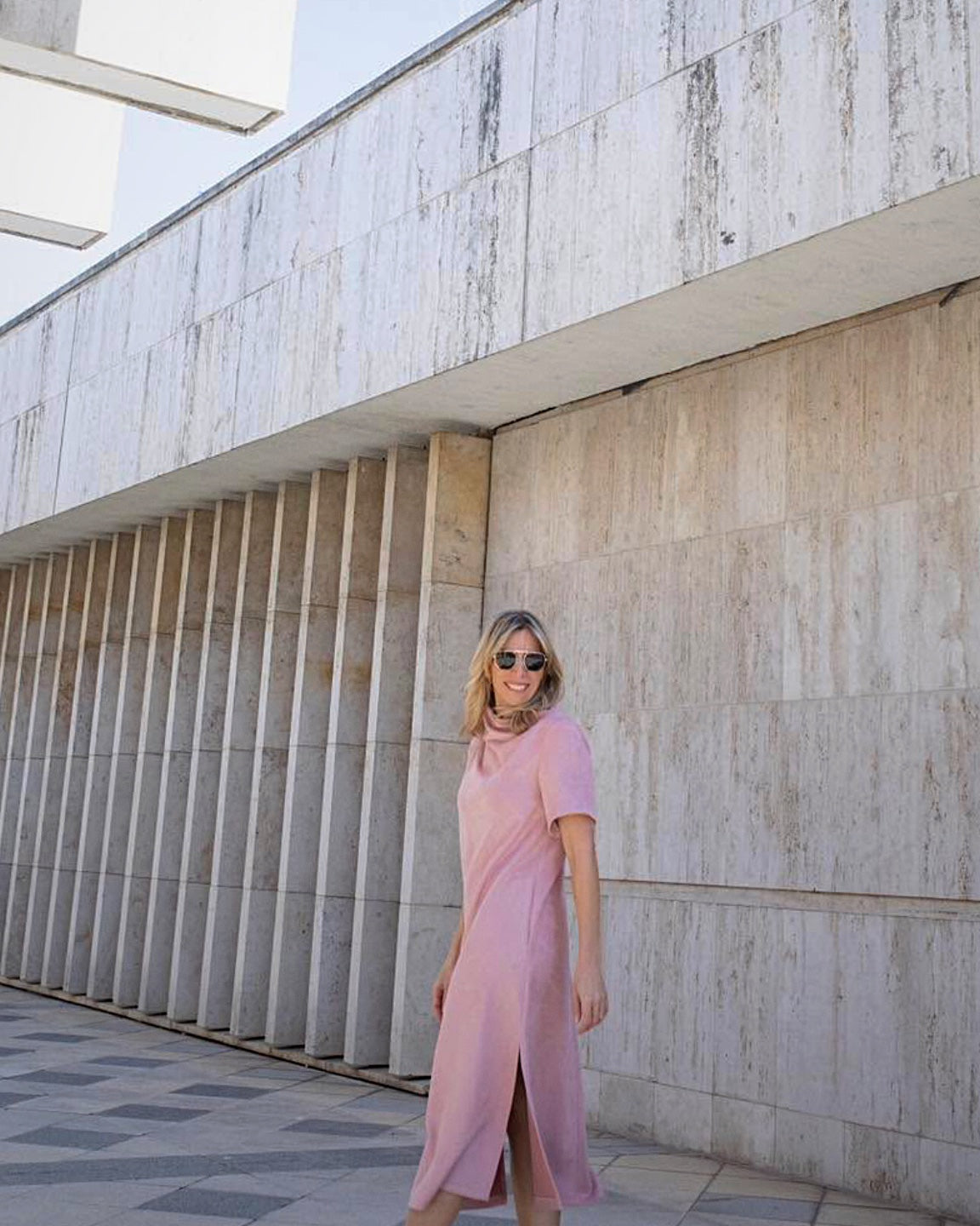 Húzott nyakú téglalap ruha